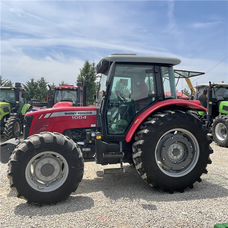 Petit tracteur usagé Massey Ferguson MF3004 300HP Tracteur 4WD avec taxi Achetez Massey